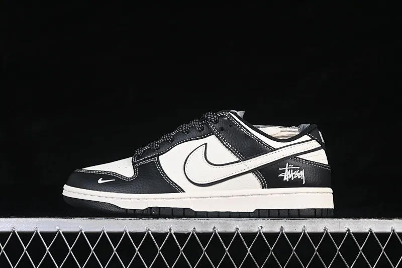 All categories Nk SB Dunk Series Nk SB Dunk Low High-end customized low-top sneakers Nike SB Dunk Low Stusi co-branded high-end customized low-top casual skate shoes XX3168-181